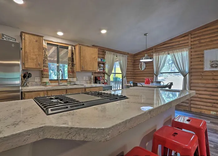 Holiday home Updated Strawberry Family W/ 2 Private Decks